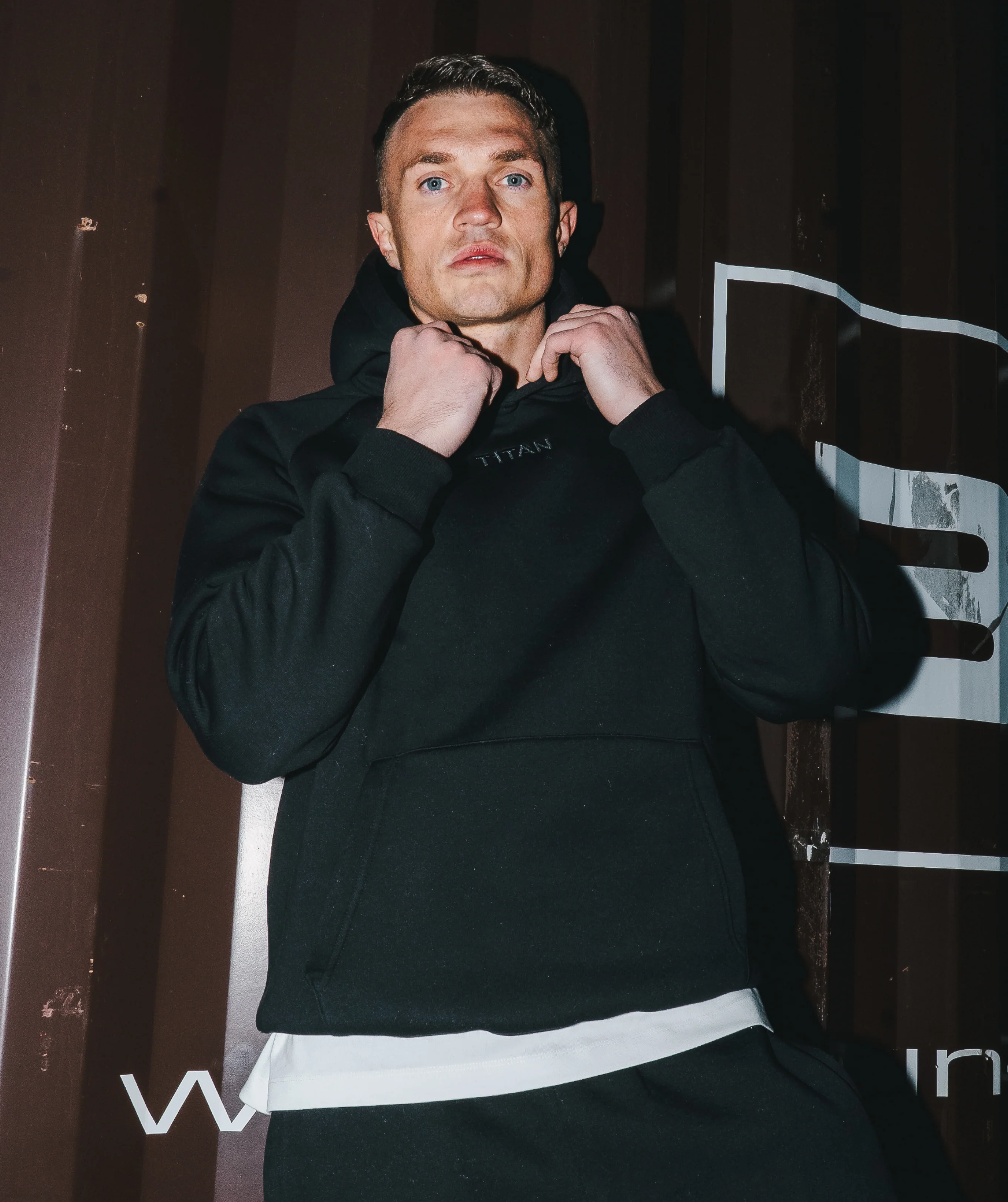 Athleisure Hoodie - Schwarz - Image 3