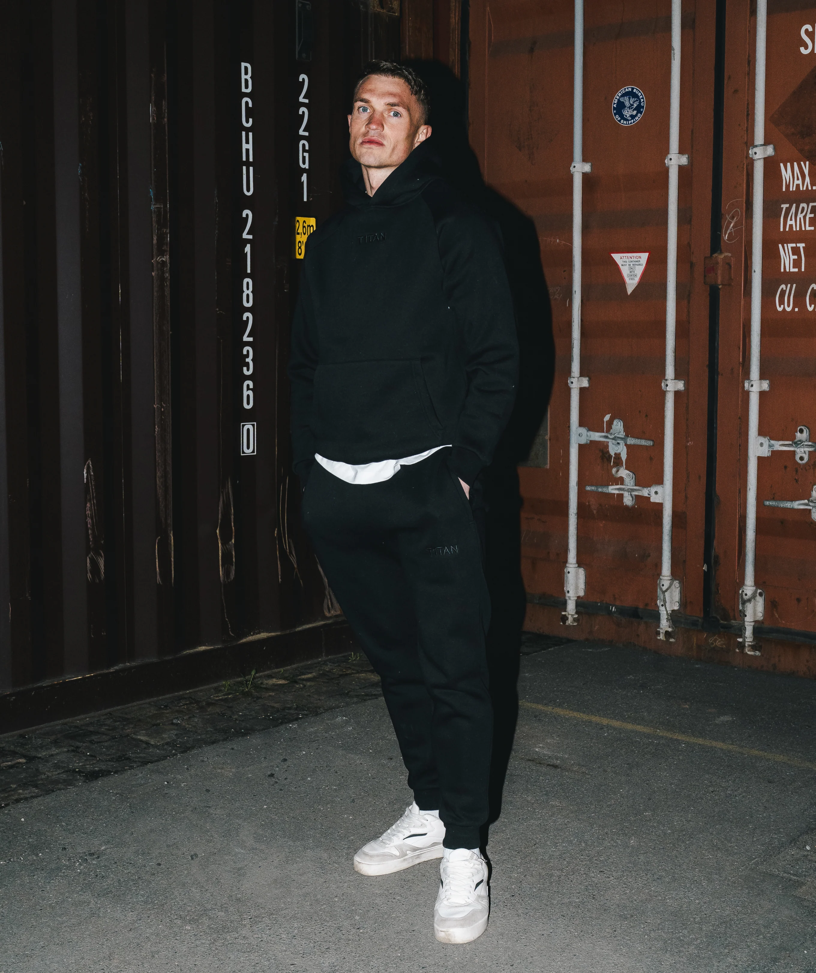 Athleisure Hoodie - Schwarz - Image 4
